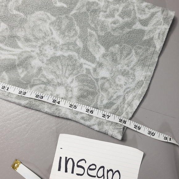 3/$15 the cozy corner gray flower pajama pants women's size medium 8-10 - Picture 8 of 9